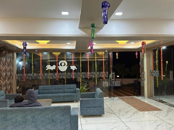 Swapnapurti Lodge, Akkalkot Akalkot Exteriör bild