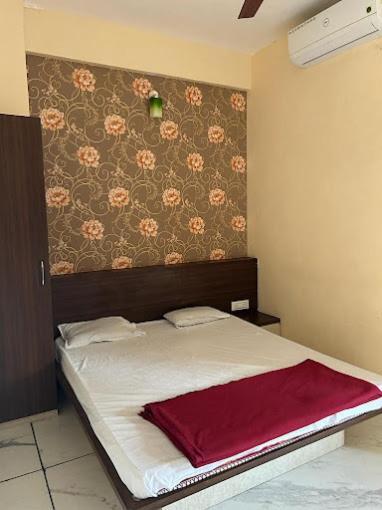 Swapnapurti Lodge, Akkalkot Akalkot Exteriör bild